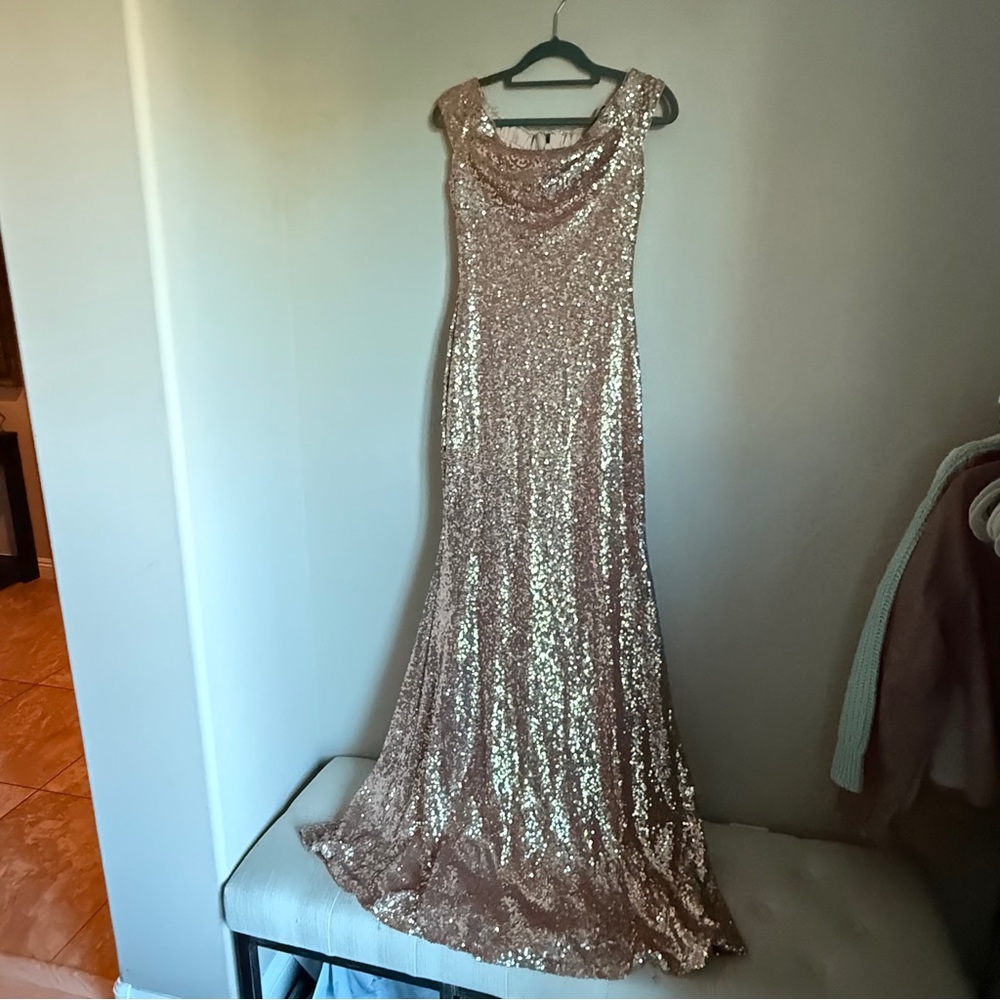 Theia Rose Gold Gemma Sleeveless Cut Sequin Embellishment Maxi Gown Size 4 - Picture 3 of 10